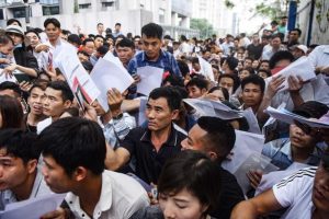 Image result for xáº¿p hÃ ng á» Äáº¡i sá»© quÃ¡n hÃ n quá»c